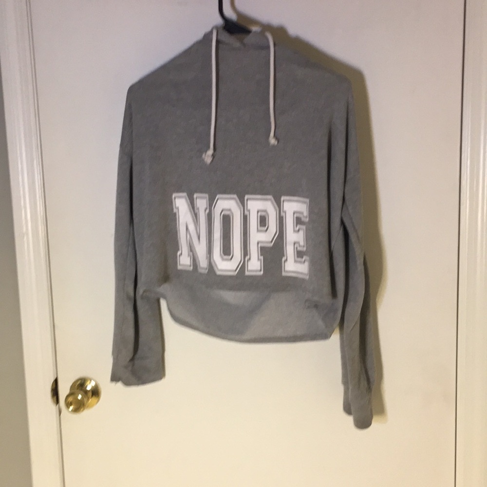 Gray cropped shirt
